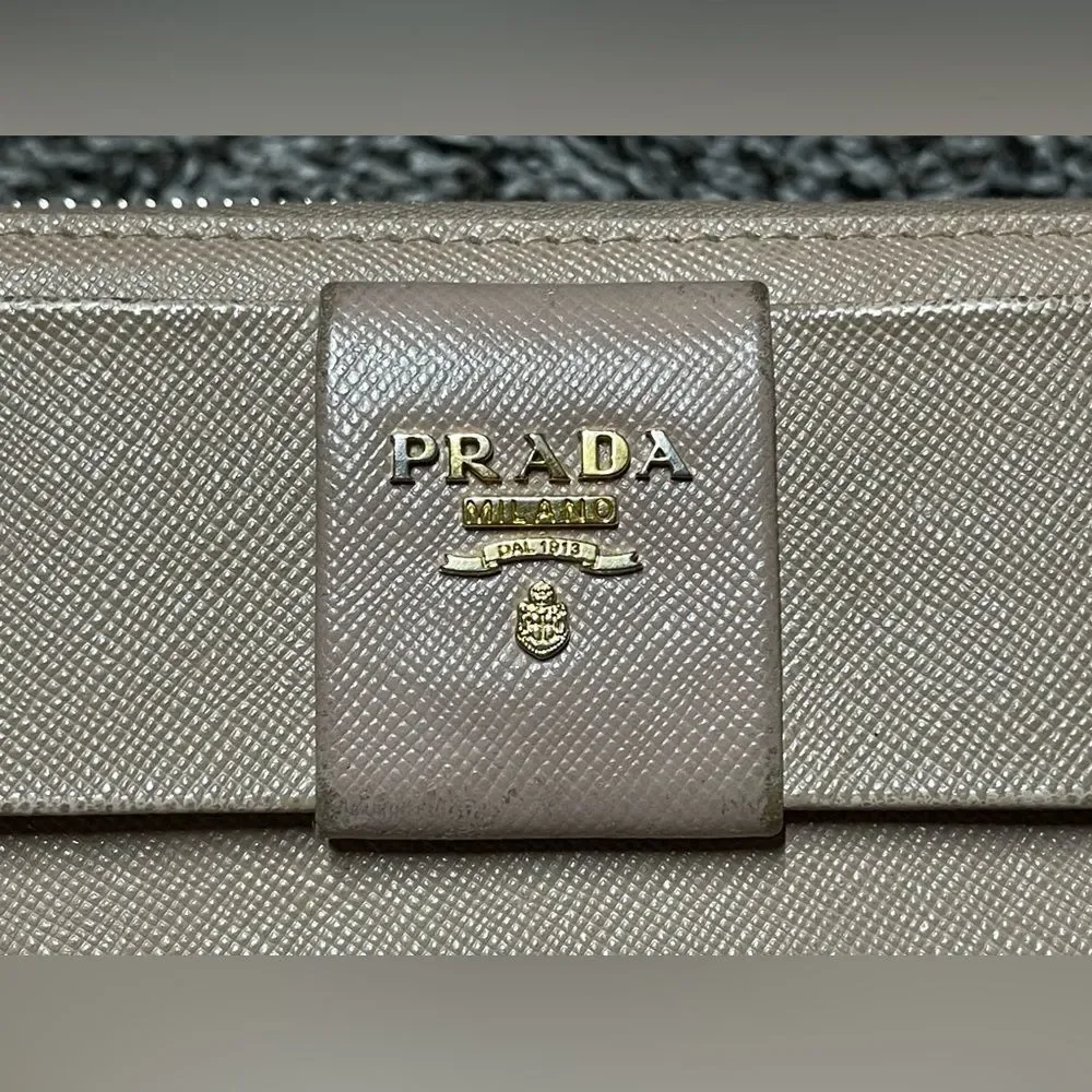 Prada Fiocco wallet